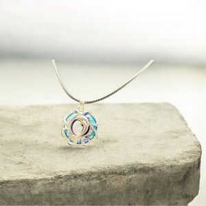 Elegant Silver and Blue Pendant Necklace